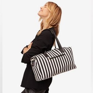 NWT ALICE + OLIVIA DUFFLE